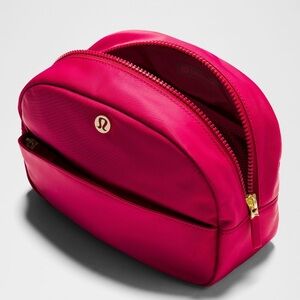 Lululemon City Essentials Pouch NWT